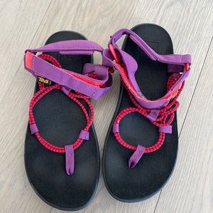 Girls sandals